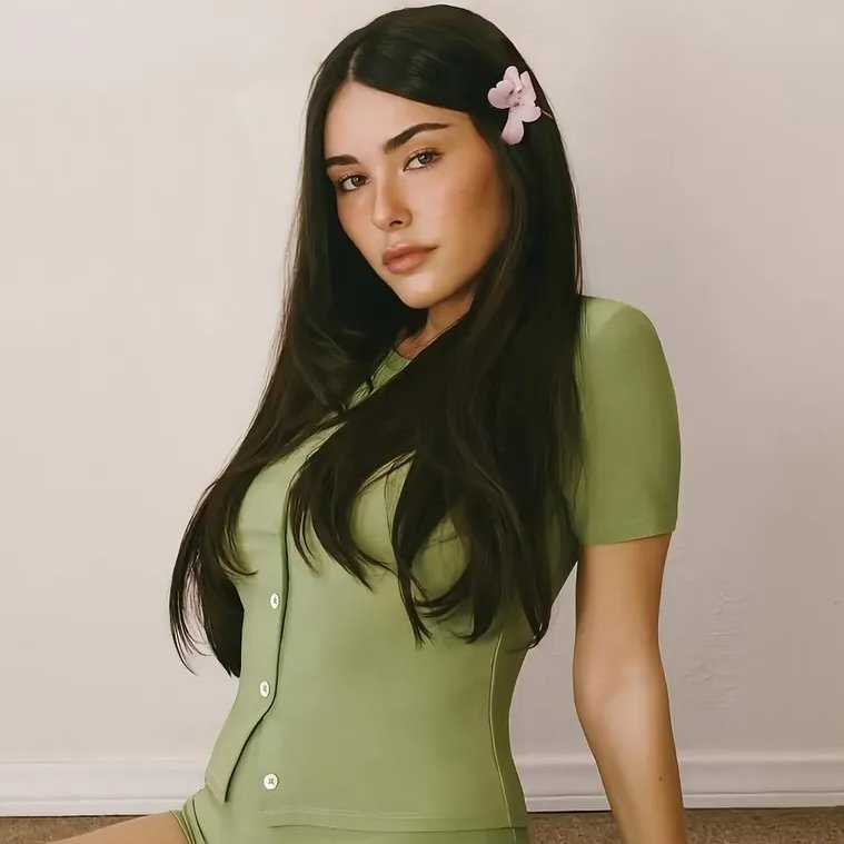 SeriesBrasil's tweet image. TOP GATAS DO ANO

21 • Madison Beer