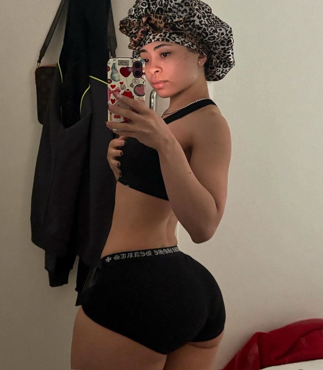 lilgummygoat's tweet image. 