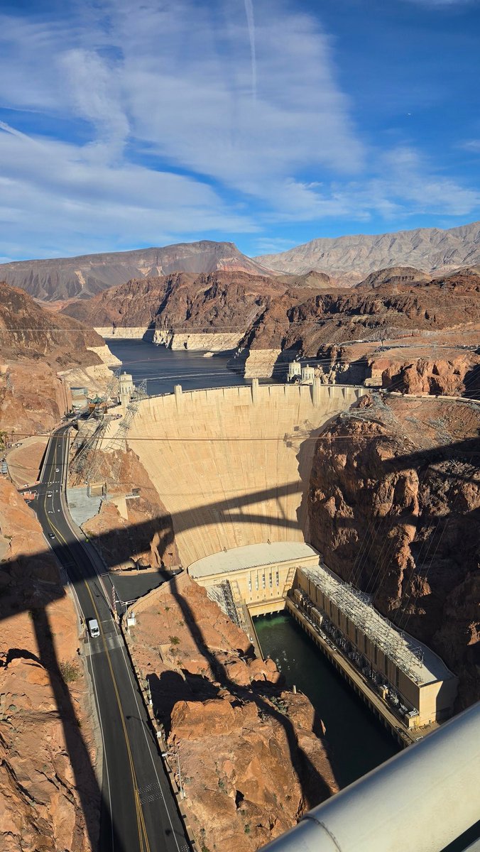 ocphoops's tweet image. Made it to The Hoover Dam. #MakingMemories #Nevada #Arizona #HooverDam