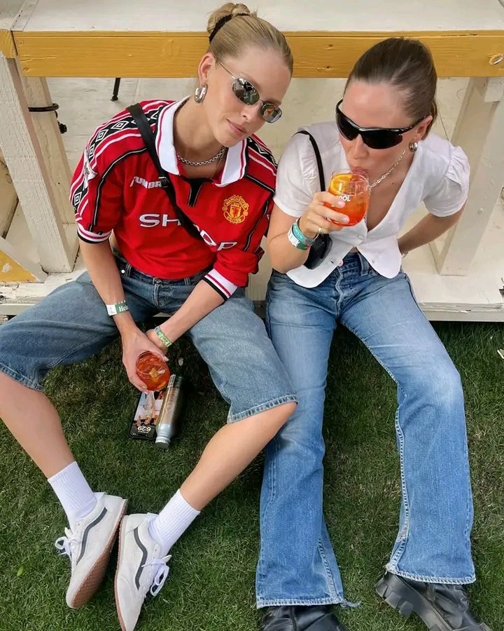 Bulangu16's tweet image. I think the current Manchester United goalkeeper is White Onana. Almost every shot against him turns into a goal unless it goes straight at him.