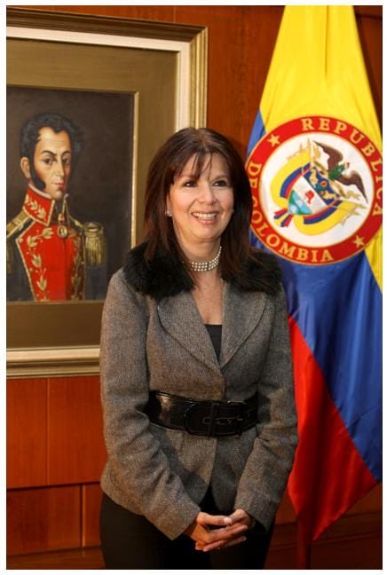 Nuestra exmagistrada  y expresidenta  "partió en paz, acompañada de su familia y rodeada de inmensa gratitud".

La doctora María Victoria Calle Correa fue magistrada de la Corte Constitucional, durante el período 2009-2017, y presidenta de la Corporación en dos períodos.