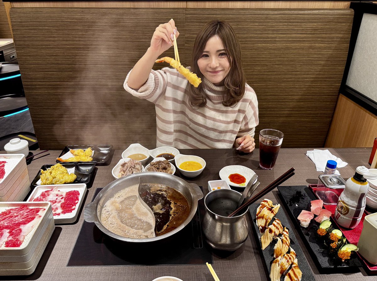 撮影からの忘年会🫧
しゃぶしゃぶ食べ放題✨
今日もよく食べましたっ🙄