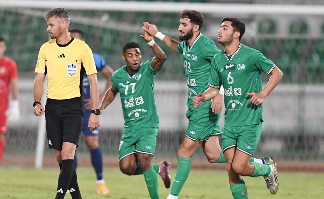 العربي والكويت يختتمان استعداداتهما لنهائي «أغلي الكؤوس» 