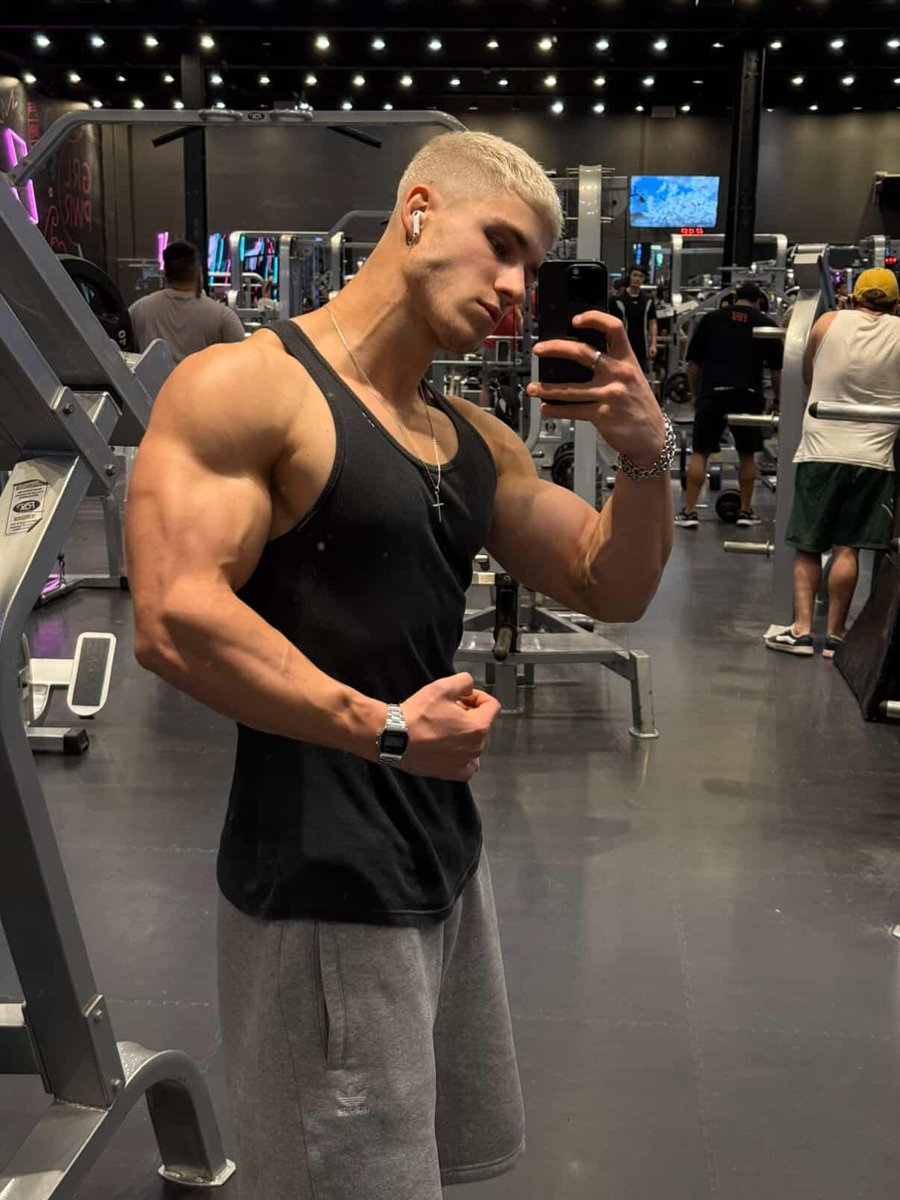 ScottMacCallRTW's tweet image. #SeductiveSundayᅠᅠᅠᅠᅠ