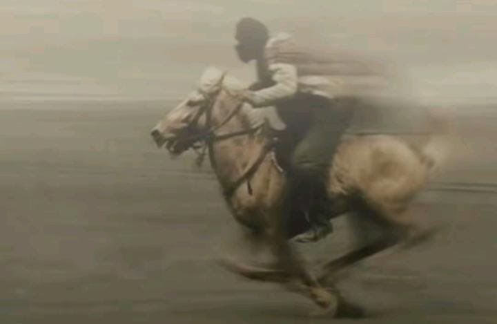 هِمَّتِي هِمَّةُ المُلوكِ وَنَفسي 
نَفْسُ حُرِّ *تَرى المَذَلَّةَ كُفرا