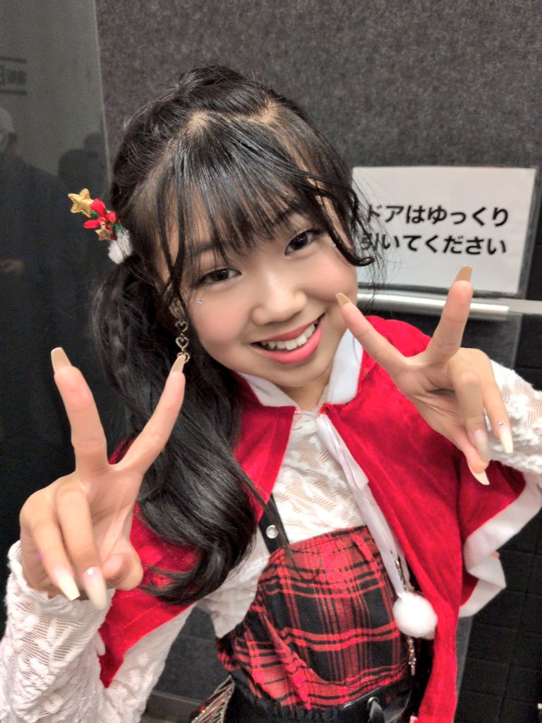 ＼オフ会予約、はじまりました🎉／

再度宣伝です㊗️
2026年1月11日（日）
17:00頃から
五反田某所にて
生誕オフ会開催します💜

💚Yuaちゃん
🩷Ruruちゃん
💛CHINATUちゃん
も参加します😆

皆さんに会えるの楽しみにしてます✨

予約は↓🎫
monibell.org/photosession/2…