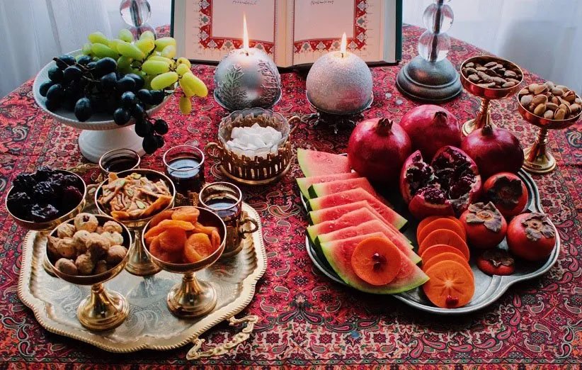 RezayeeA's tweet photo. یلدا یادگار دیرین سرزمین ماست؛ شب طولانی‌ای که بهانه‌ای برای دورهم بودن و مهربانی است.
از قدیم عرف بجا مانده با شاهنامه‌خوانی، حافظ و قصه‌های شیرین، این شب را کوتاه‌تر کرده‌اند.

یلدا به ما یاد می‌دهد که هیچ تاریکی همیشگی نیست.
هر سختی و شبی هرقدر طول بکشد، بالاخره صبح می‌رسد و نور برمی‌گردد.