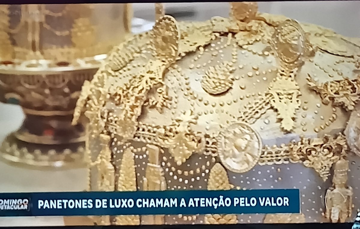 É né tem gente que tem grana pra torrar num panetone de 25 mil. 🤡

#DomingoEspetacular