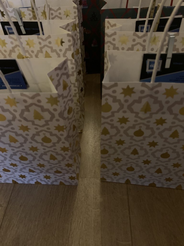 atelierfauve's tweet image. Weer wat tasjes bij moeten maken, geweldig om de fijne #reacties van de ontvangers te zien. Wij #danken jullie voor het #vertrouwen in onze #zaak. Fauve #lijstenmakerij #kunsthandel Grote Gracht 30 #Maastricht