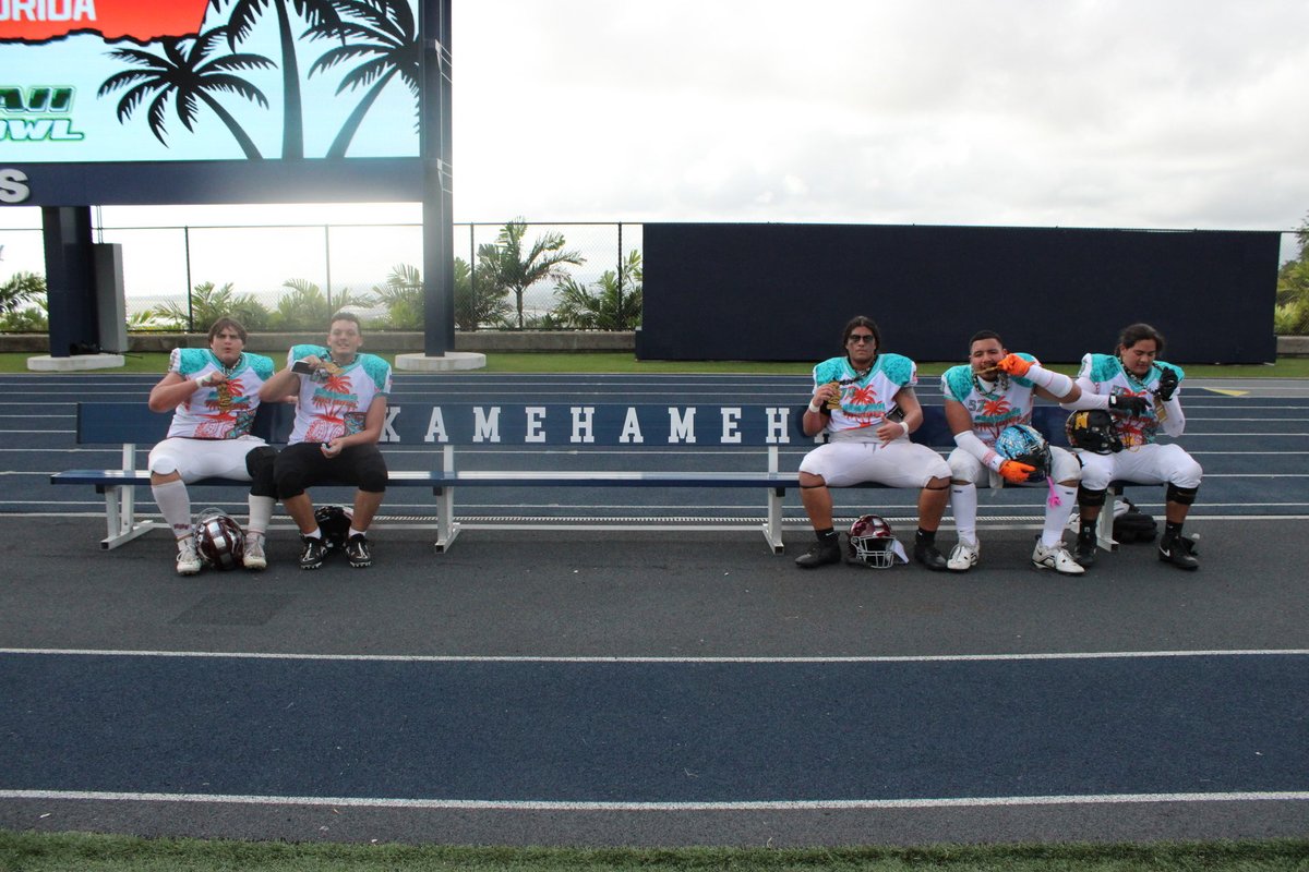 Anthony Meza tweet media