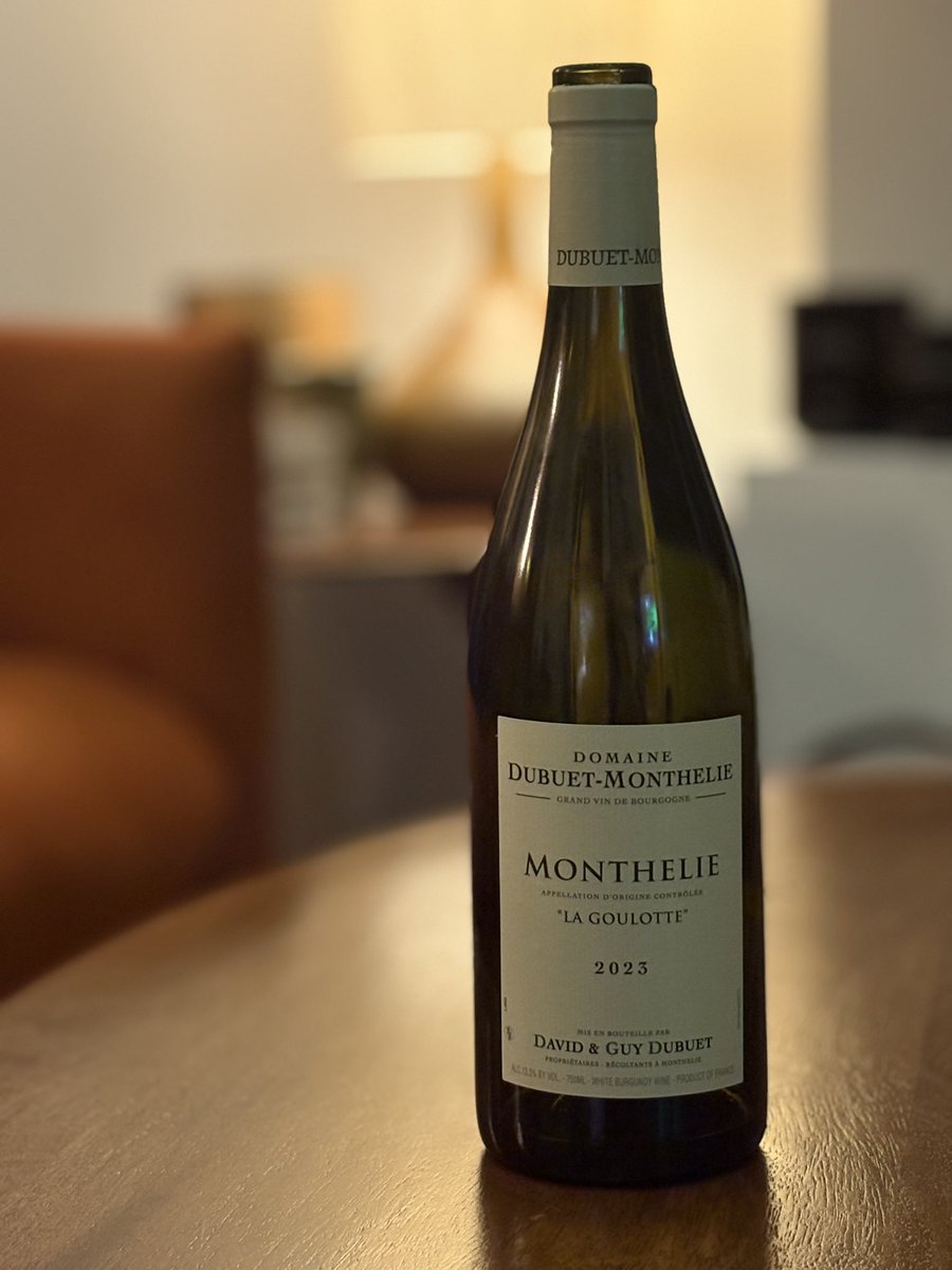 ChPaillet21's tweet image. Délicieux Monthélie blanc de nos amis David et Aurélie Dubuet, vignerons à #Monthélie, sur des Saint-Jacques et trompettes de la mort 😋