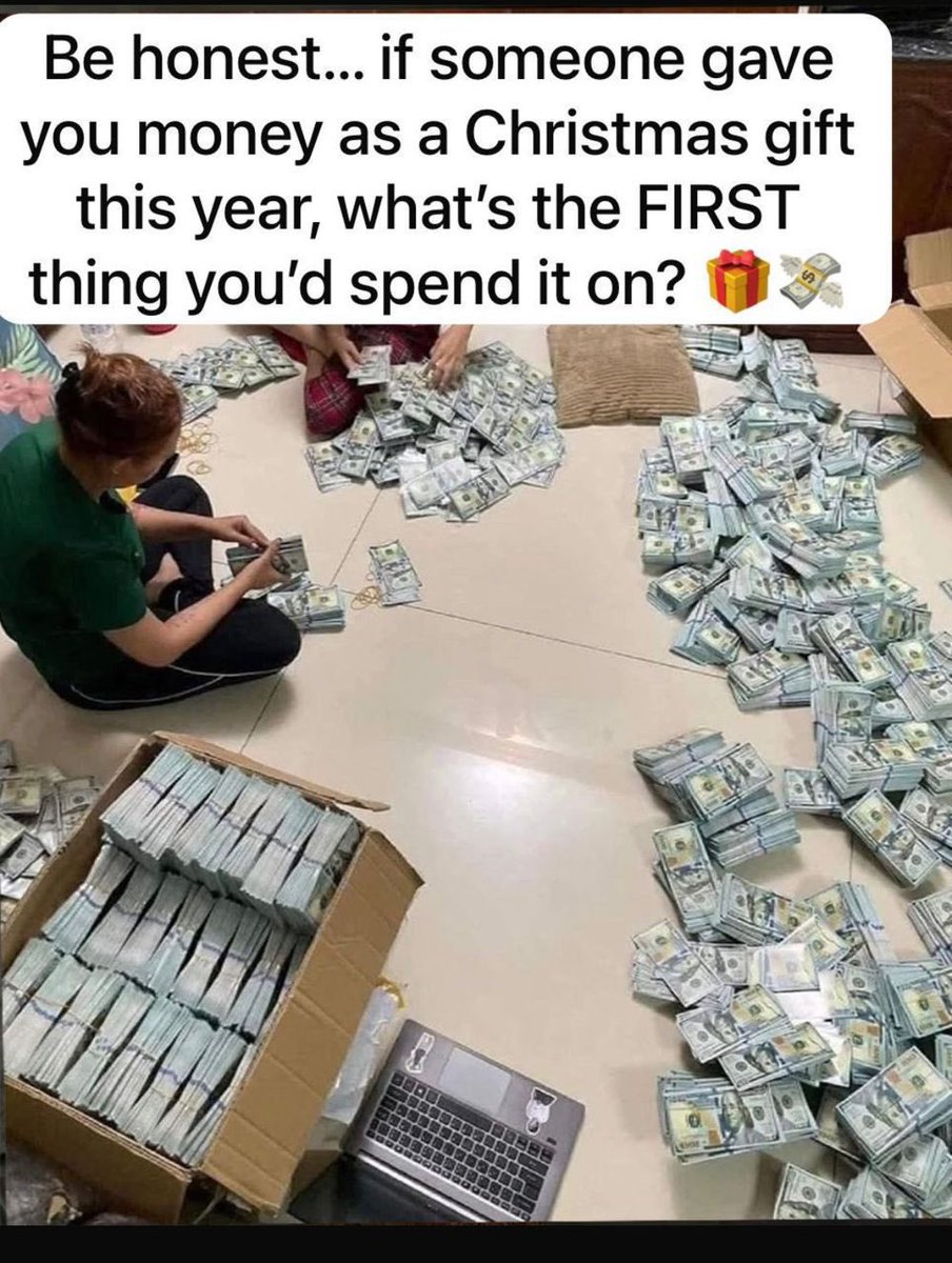 therealpah10's tweet photo. Be honest, if someone gave you money as a Xmas🎄 gift this year, what's the FIRST thing you'd spend it on?
#RamsHouse #Rams #NickiMinaj #GavinNewsom #TransRights #barbz #TomCruise #CowboysNation #dallascowboys  #draftseason #NFLDraft #MockDraft #DraftSeason #Chargers #LACvsDAL https://t.co/NFkkJJm2ZB