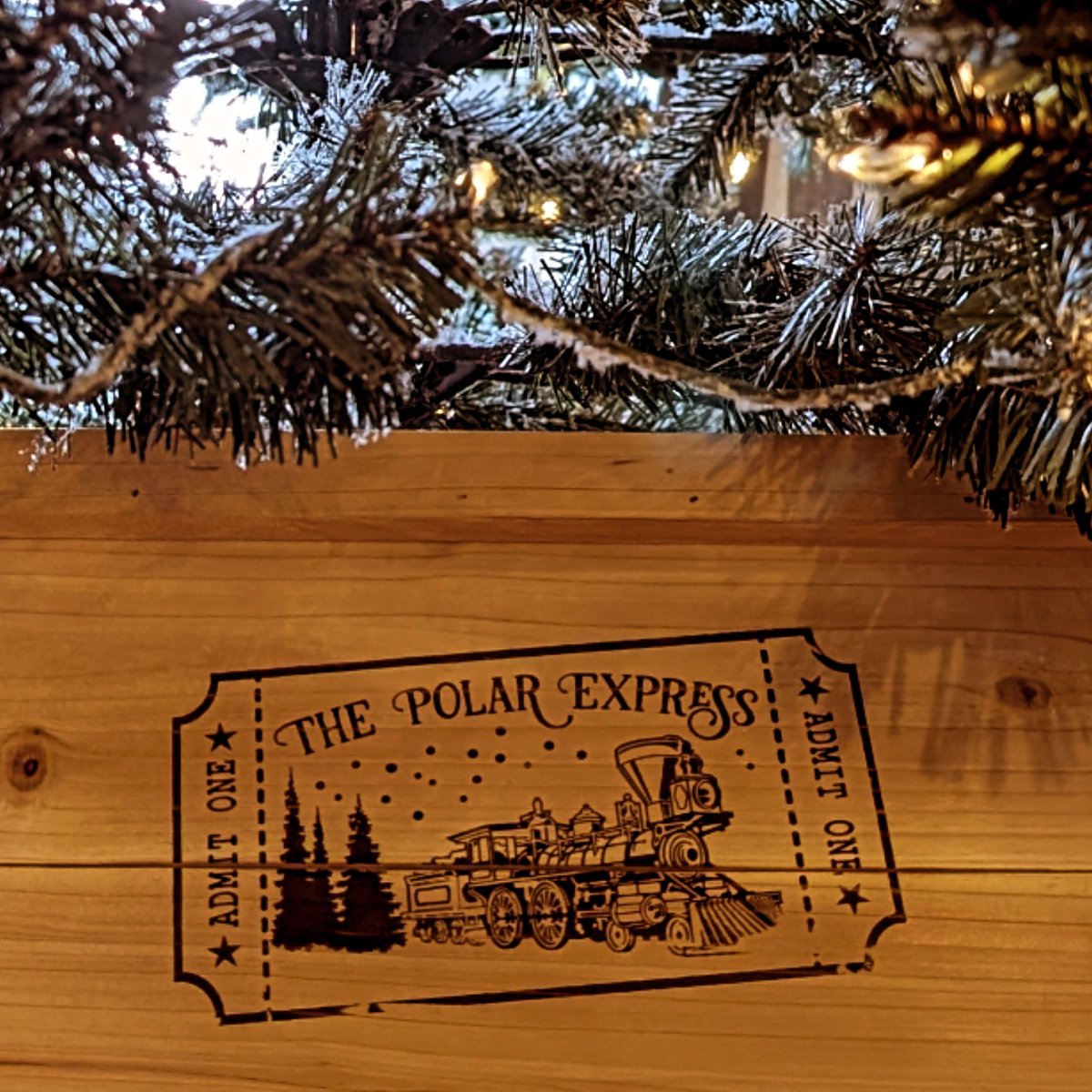 JoannaELane's tweet photo. Had a lot of fun using Torch Paste & Magnolia Stencils to customize our tree collar that the hubby made. #GettingCrafty https://t.co/xqzQWIy1Xr