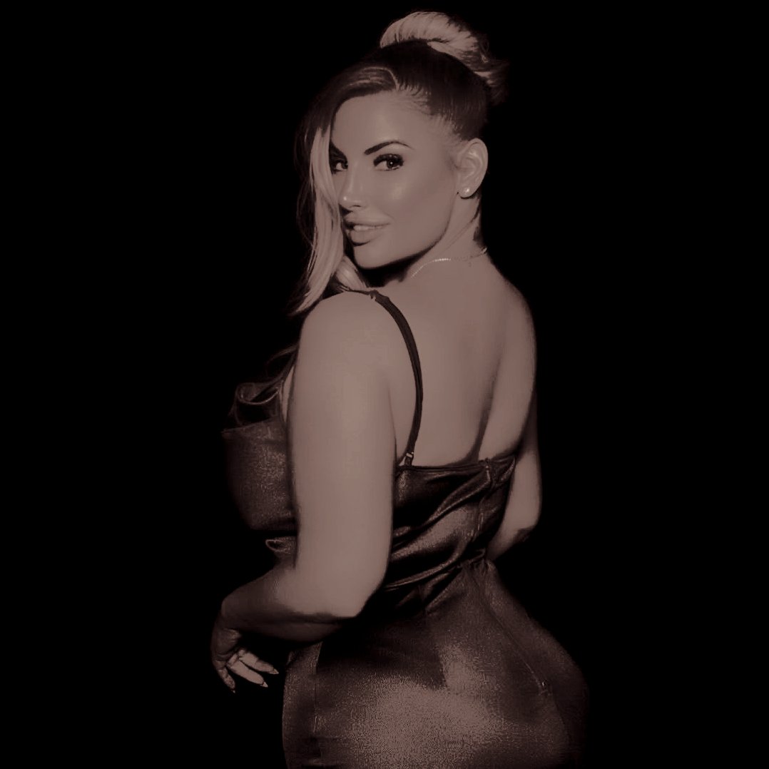 𝐏𝐎𝐏𝐏𝐘 𝐁𝐋𝐀𝐈𝐑 tweet media