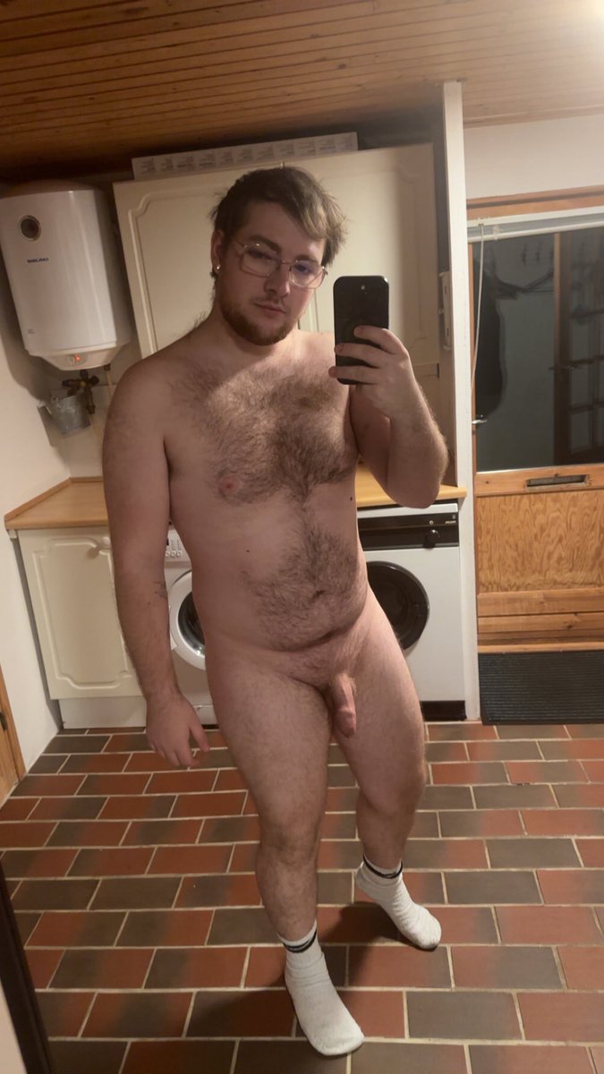 simonstc 🥵 tweet media