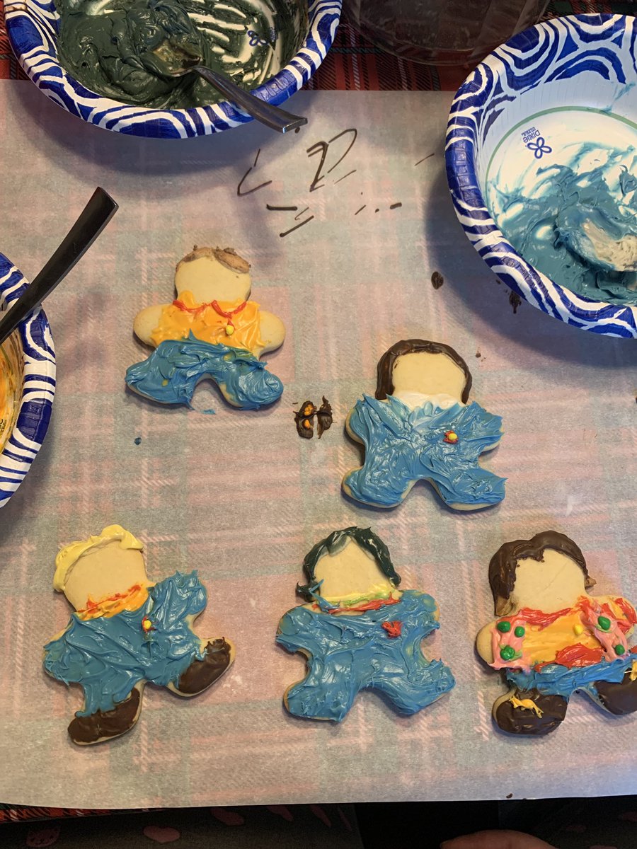 LittleLilaStar's tweet photo. I made cookies with Hunter and Dad and Spencer!! https://t.co/73jjQyzcIb