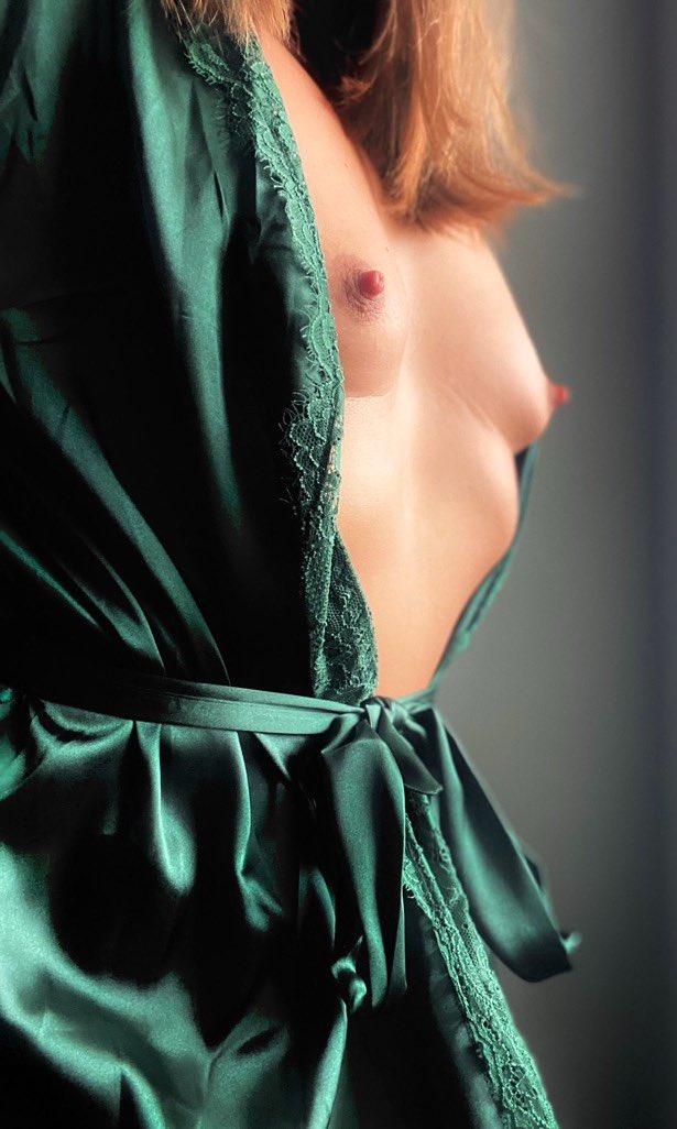 🎄🎄🎄🎄🎄

Time to unwrap some…
C H R I S T M A S  T I T S 

Featuring <a href="/Michele_Ashley7/">Michele_Ashley7</a>! 

LADIES - Let’s see what suckable presents you have waiting for all the naughty boys and girls! 

Like/RP/share the Christmas cheer!🎄