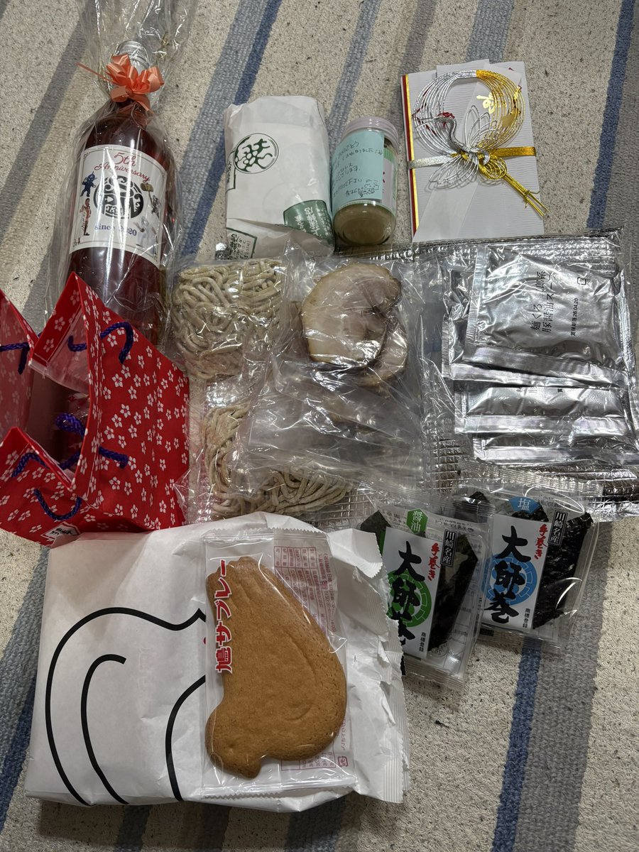 今年最後の興行でベルトを防衛出来て最高です🙂‍↕️

ありがとうございます♪

チケットも全て完売し

立ち見のお客さんも出てしまい申し訳ありません😨

2025年もあと9日

来年はもっと皆さんと楽しみたいと思います♪
#西湘プロレス #小田原
#ちがさきプロレス #茅ヶ崎