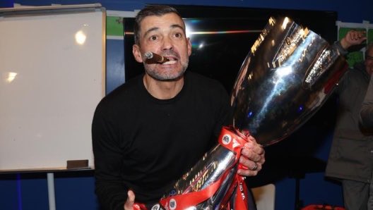 NicoSchira's tweet photo. Sergio #Conceicao a GdS: “Al #Milan i giocatori erano dalla mia parte e i risultati ci sono stati: penso ai due derby vinti e al successo con la Roma. Dispiace per la finale di Coppa Italia, ma alcune cose non mi sono piaciute. C’era instabilità a livello societario…” https://t.co/RqZIjIll3X