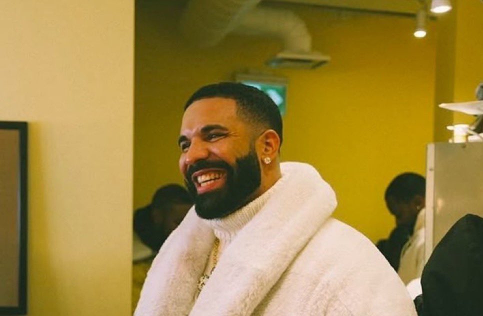 Rappers currently receiving the MOST Daily Spotify Streams 🏆🔥

🥇Drake - 55.5m
🥈Kanye West - 24.0m
🥉Travis Scott - 22.0m
 4. Eminem - 21.9m
 5. Future - 20.9m
 6. Kendrick Lamar - 20.9m
 7.  21 Savage - 17.2m
 8. Playboi Carti - 16.4m
 9. Lil Wayne - 14.7m
10. Lil Baby -