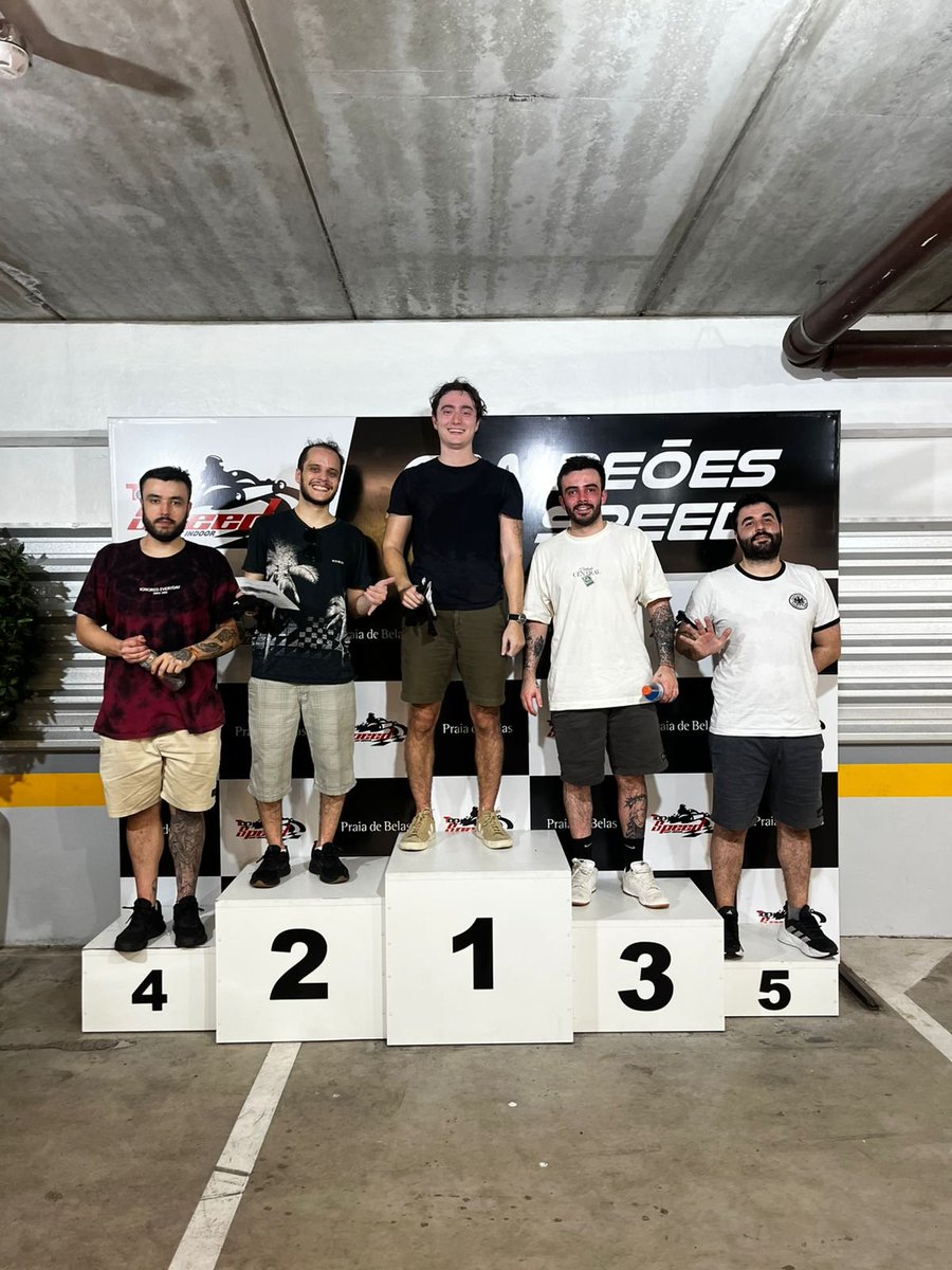 Primeira vez no kart e tirei 2°. Mal começou e já tô viciado kkkk