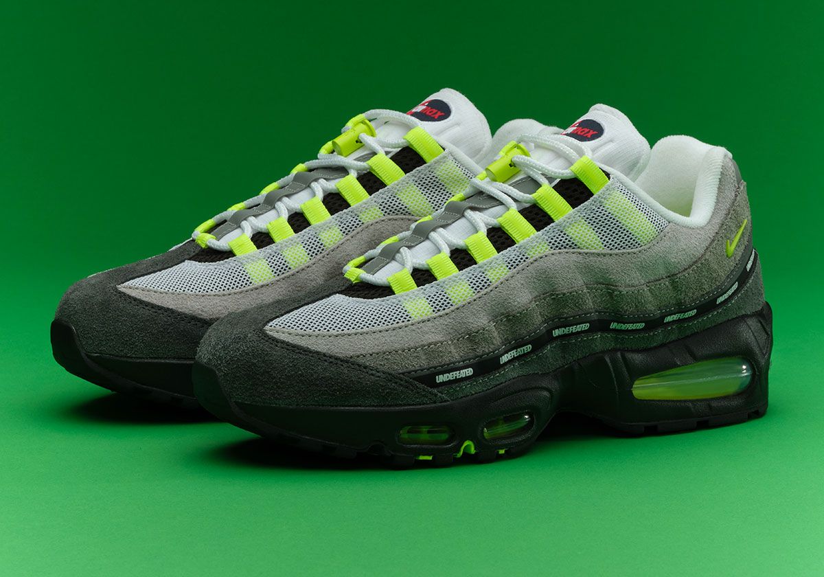 Which UNDEFEATED x Nike Air Max 95 has been your favorite? NYC 