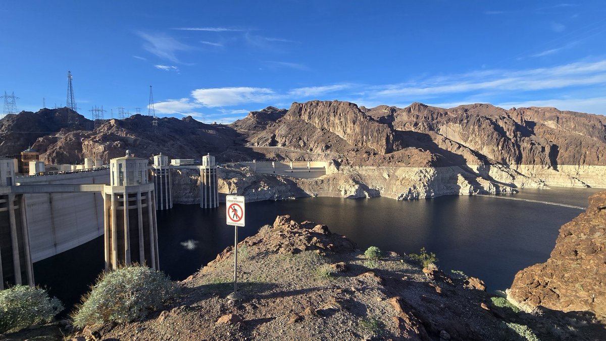 ocphoops's tweet image. From the Arizona side. #HooverDam