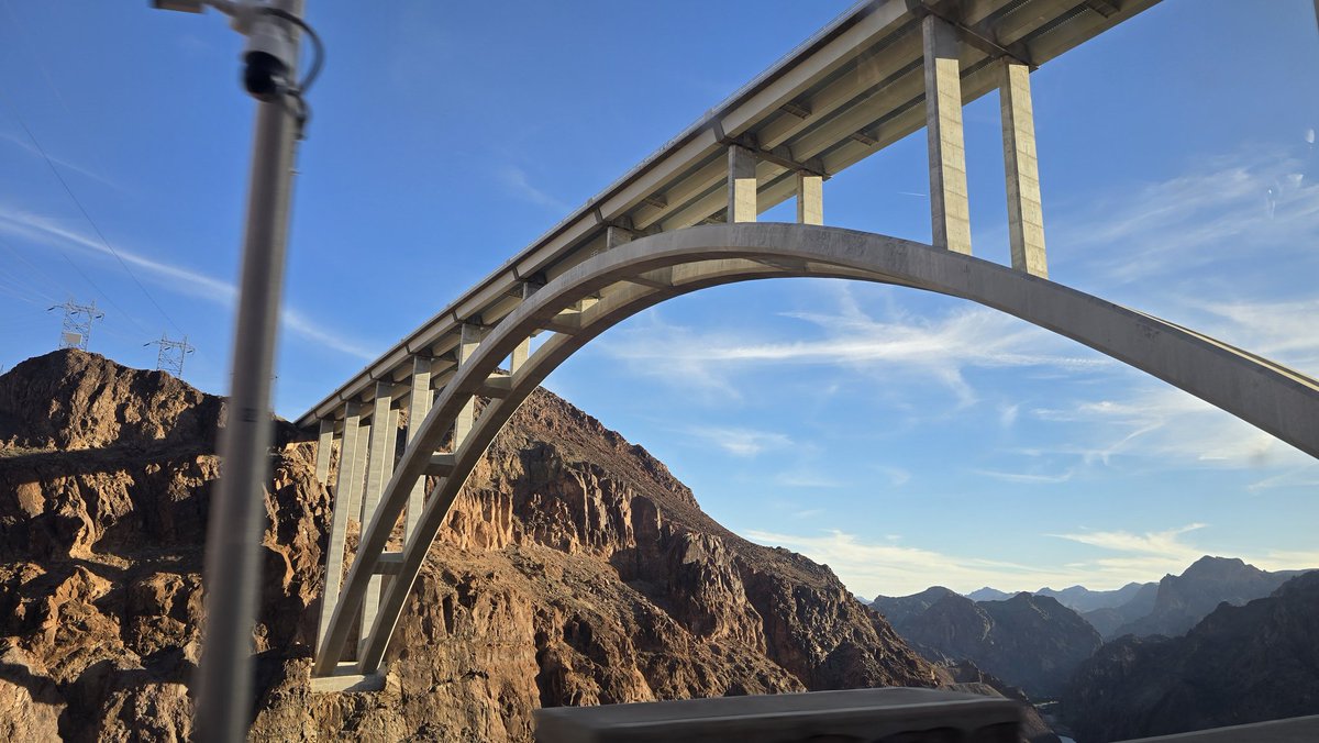 ocphoops's tweet image. From the Arizona side. #HooverDam