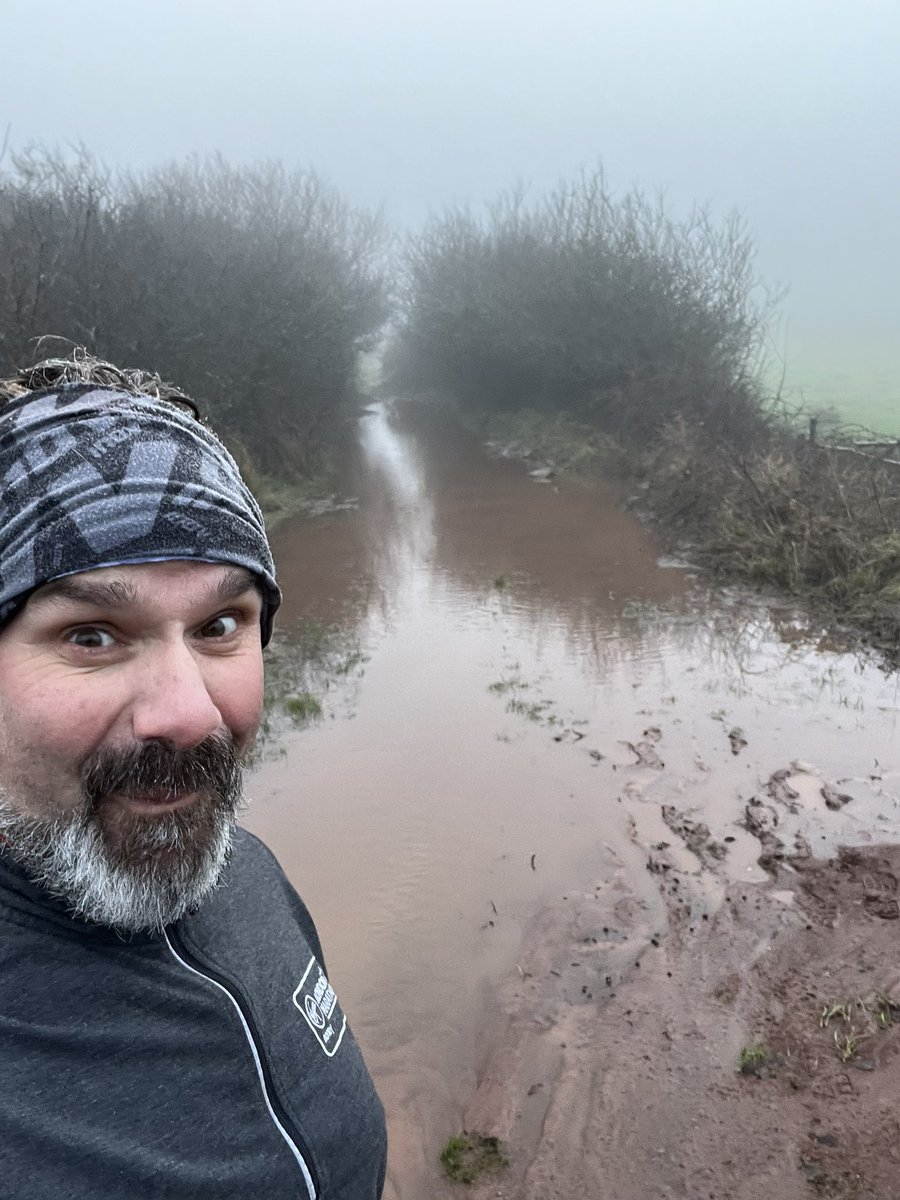 RPUffendell's tweet photo. Lovely wet and muddy plod on the #Mendips this morning. Good fun! @TeachersRunClub @WeAreERC @RunComPod @teacher5aday https://t.co/WzRb694nW3