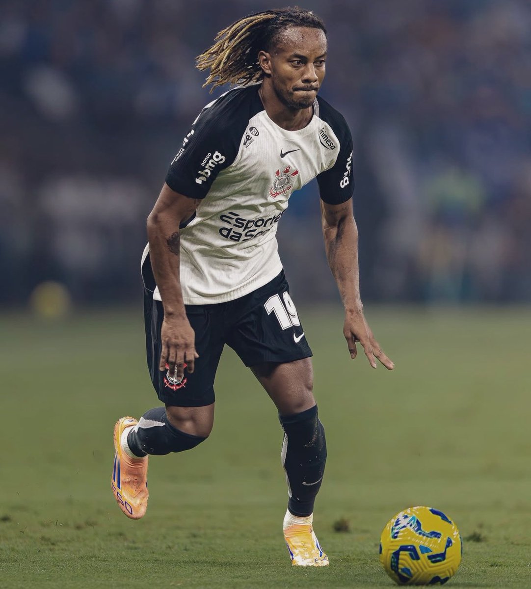 papi_pereda's tweet image. André Carrillo🇵🇪 (34 años) jugo 27’ en la victoria de su club Corinthians por la final de la Copa de Brasil.

Hace 15 años que no ganan la Copa. La ‘culebra’ suma su título #18 en el extranjero. Tiene contrato hasta diciembre 2026🇧🇷
