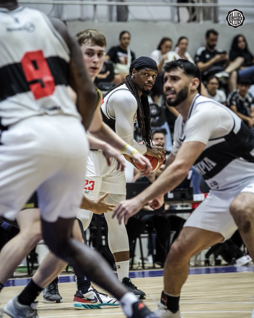 Inicia el último cuarto del año. 

➖ #𝐊𝐈𝐍𝐆𝐒 [52-45] Colonias Gold.

🏆 𝐋𝐢𝐠𝐚 𝐍𝐚𝐜𝐢𝐨𝐧𝐚𝐥.

🔥 𝑭𝑰𝑵𝑨𝑳 𝟓.

#Go𝐊𝐈𝐍𝐆𝐒 👑

#SoyDelOlimpia ⚪️⚫️⚪️