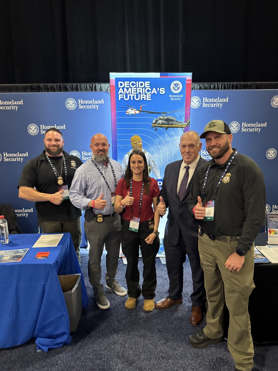 RealTomHoman's tweet image. At TPUSA’s AmericaFest conference this weekend 
it was my pleasure to stop by the DHS booth area to greet some of the fine men and women of DHS who were recruiting patriots for critical law enforcement missions. 

I also had the opportunity to address the TPUSA crowd and give…