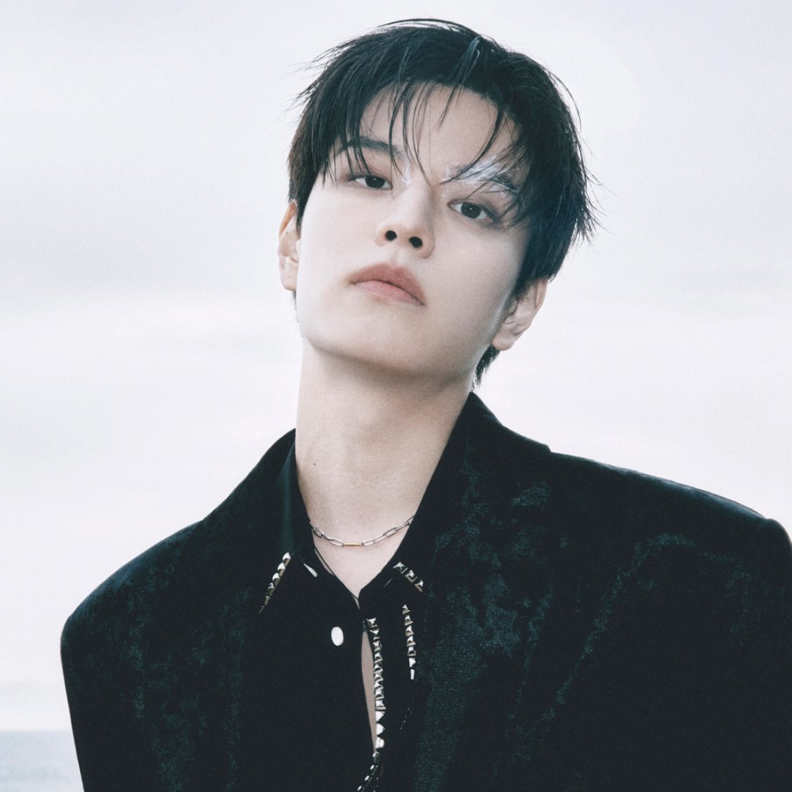 skzpopbase's tweet image. #Seungmin and YB (Korean rock band) will do a special collaboration stage at MBC’s Gayo Daejejeon on December 31st!