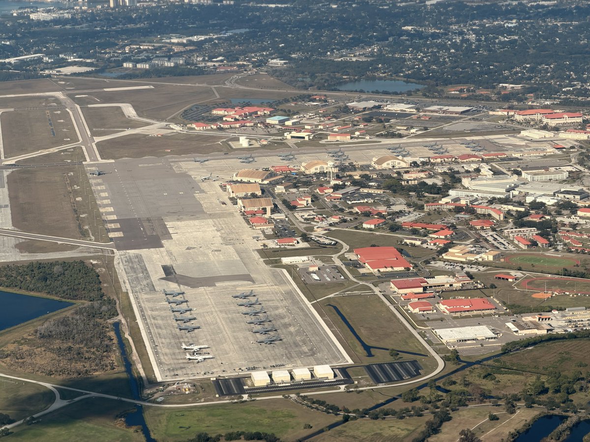 SA_Defensa's tweet photo. 📍MacDill AFB, #UnitedStates (🇺🇸)

We have an update for MacDill AFB tanker counts, with now a total of 28(!) KC-135 Stratotankers deployed at the base.

Back in October I had identified 15 units deployed at the base + the pair of E-3s; significant jump in unit numbers. https://t.co/J0gudMfqIb