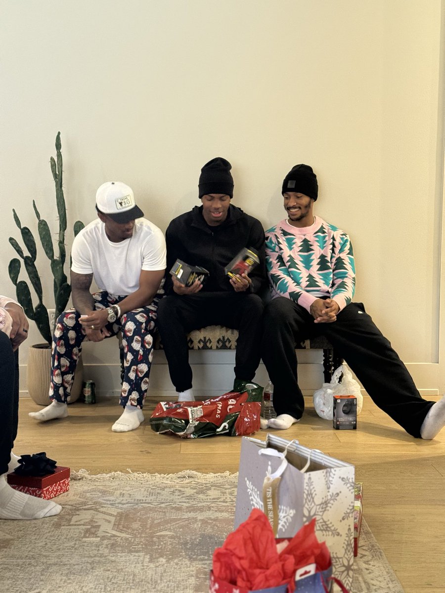 COACHJUICE_'s tweet image. LOVE THIS TIME OF THE YEAR‼️  FAITH-FAMILY-FOOTBALL-FELLOWSHIP ‼️
#TSG #STUDS