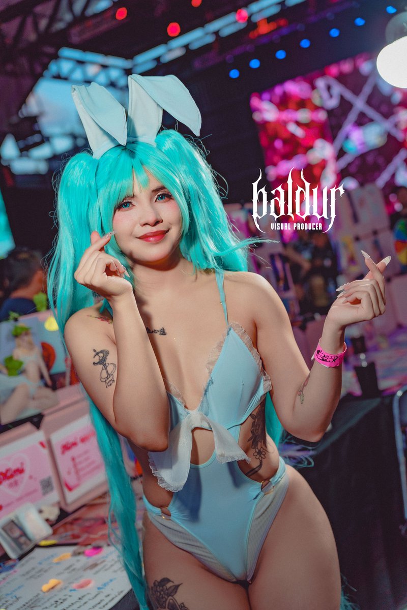 Que seria de la navidad sin el postre de Manzana?🍎🍎🍎

La preciosa Mimii Apple en la <a href="/E_Xconvention/">E-X Electronic adult entertaiment expo</a>  en #Monterrey