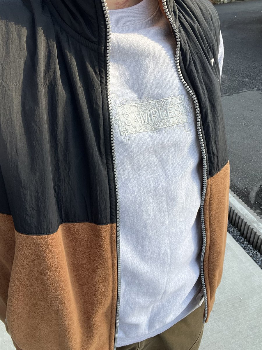 TSC6MR's tweet image. おはようございます☀️

週末は実家🚗のタイヤ交換＆一足先に
クリスマスパーティを✨

久々に一同介しての食事は楽しかった😊

本番は週末🎅からの年明けから異動が決定…

年末からドキドキさせないでくれ😭

今日はSAMPLESとDUNK SB Wheat👟

本日も宜しくお願い致します🙇‍♂️

@shu_funky 
 #SAMPLES