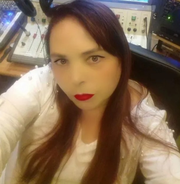 En este nuevo espacio de Escalera de Versos tenemos con nosotros a la escritora Pilar Bellés.

alucanaradio.es/pilar-belles-e…