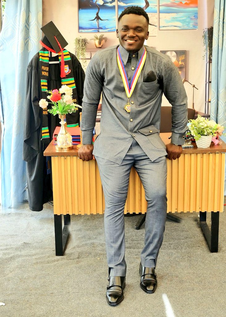 Phrimpongsongs's tweet image. THANKFUL TO GOD FOREVER👨‍🎓🎓📚
Master of Special Education 🎊💐
Officially Bagged, Sealed and Upgraded from 🇬🇭 001 University.

Lets get back to serving some New Music 🎶 💓🔥🔥