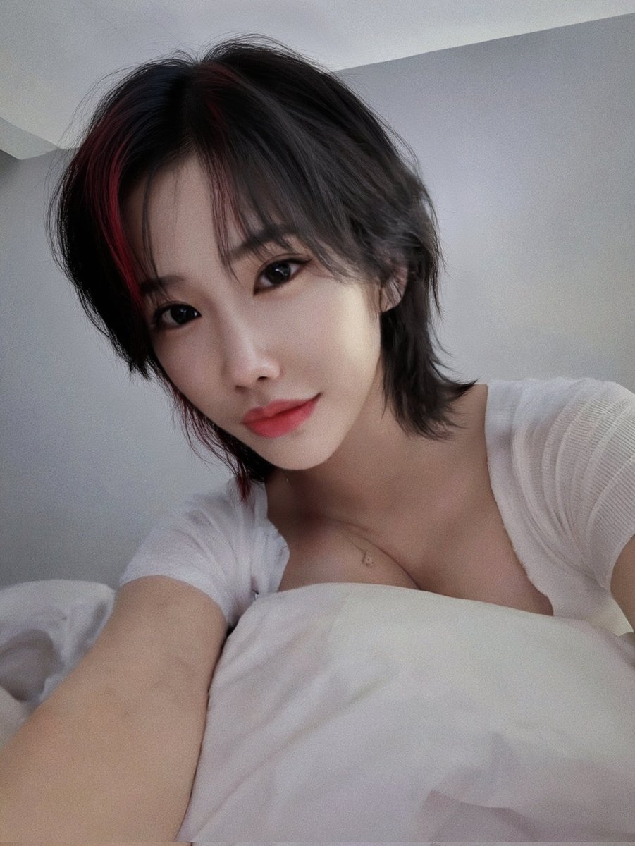 💋壟上折花丶💜❤️🖤 tweet media