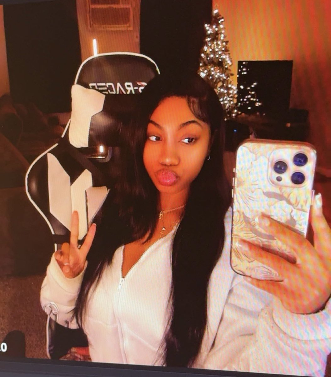 𝐽𝑎𝑑𝑎𝑀𝑜𝑛𝑖𝑞𝑢𝑒 tweet media