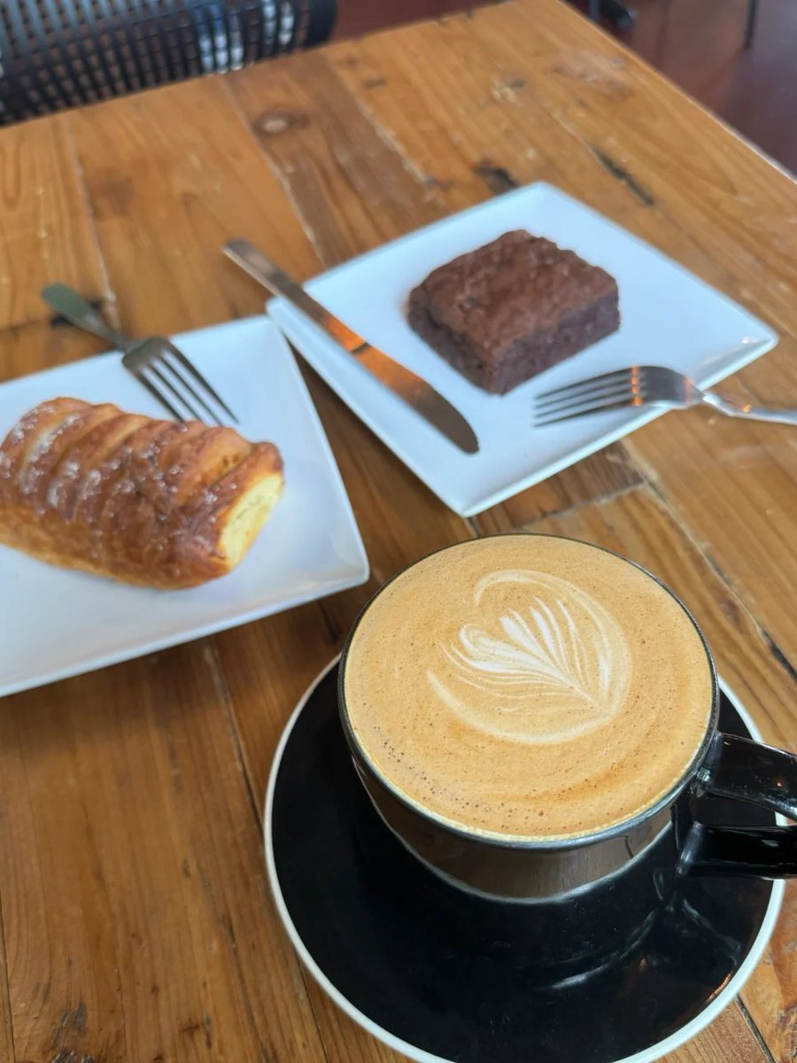 tahereb7's tweet image. Good morning sunshine ☀️☕️ Starting the day with a warm cup of happiness and calm vibes 🌼🕊️. Sipping slowly, dreaming big, and ready to conquer the day ahead 💪✨💛