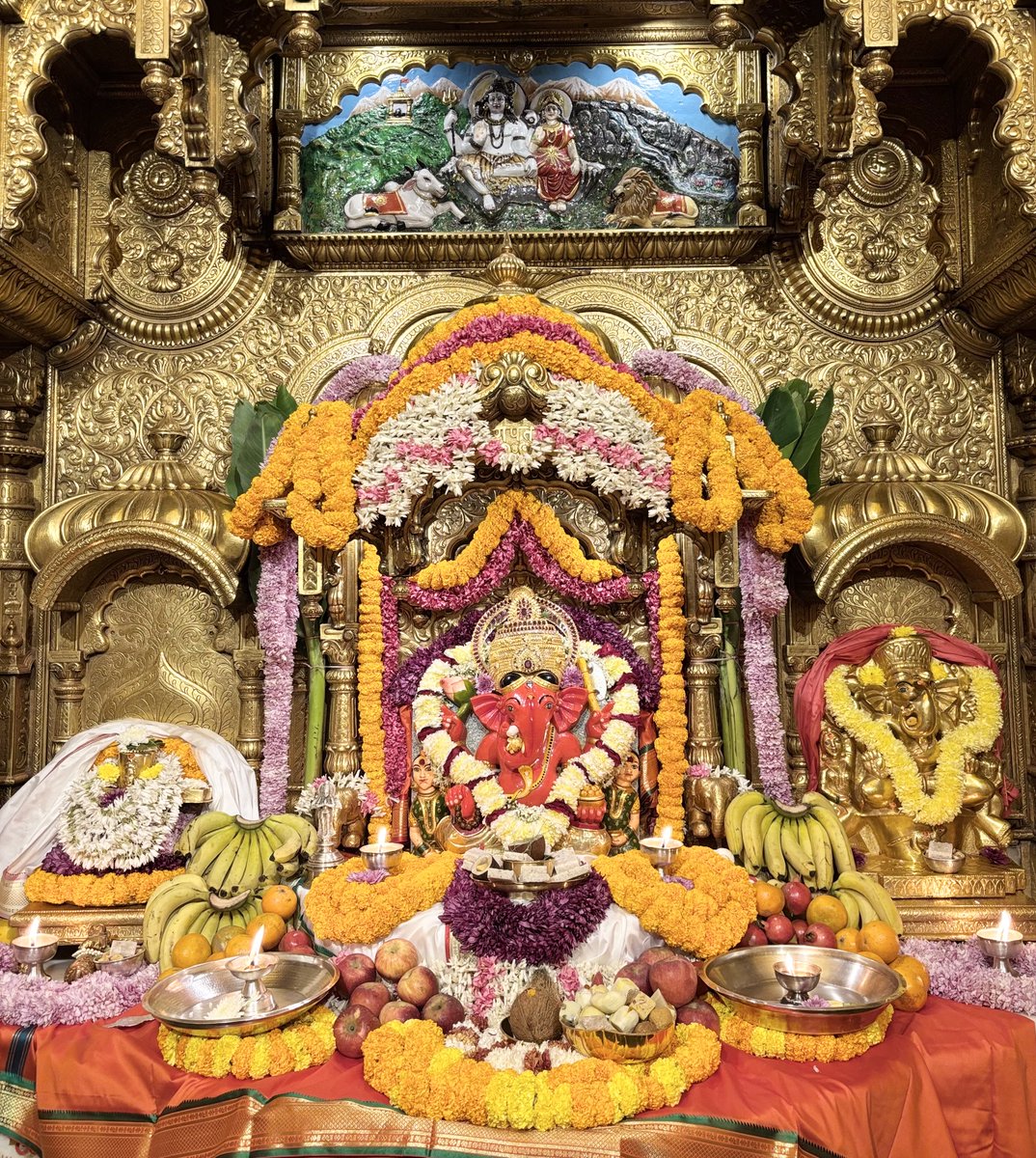 🙏 गणपती  बाप्पा मोरया 🌺मंगलमूर्ती मोरया 🙏२२/१२/२०२५
🙏Ganapati Bappa Moraya 🌺 Mangalmurti Moraya  🙏22/12/2025