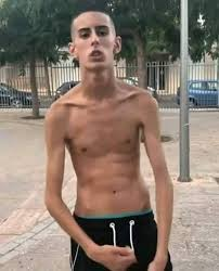 Drey_shot's tweet photo. Olá pessoal, estou meio q dando um help pro meu mano @DarealMarcelin q recentemente lançou um video e pegou pouca view, deem uma força pra ele lá pq o clthanos ta deixando ele sem comer e ta praticamente desnutrido o coitado https://t.co/871VfDaaYM