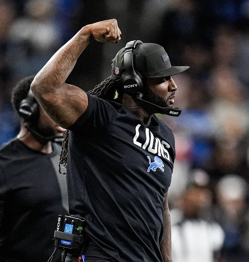 Kelvin Sheppard has denied the Detroit Lions run defense getting “GASHED” multiple times this season

“If you take a few runs away…”

The Steelers today:
21 RUSHES
145 YARDS
6.9 YPC

EMBARRASSING PERFORMANCE. EMBARRASSING. Point blank. #OnePride