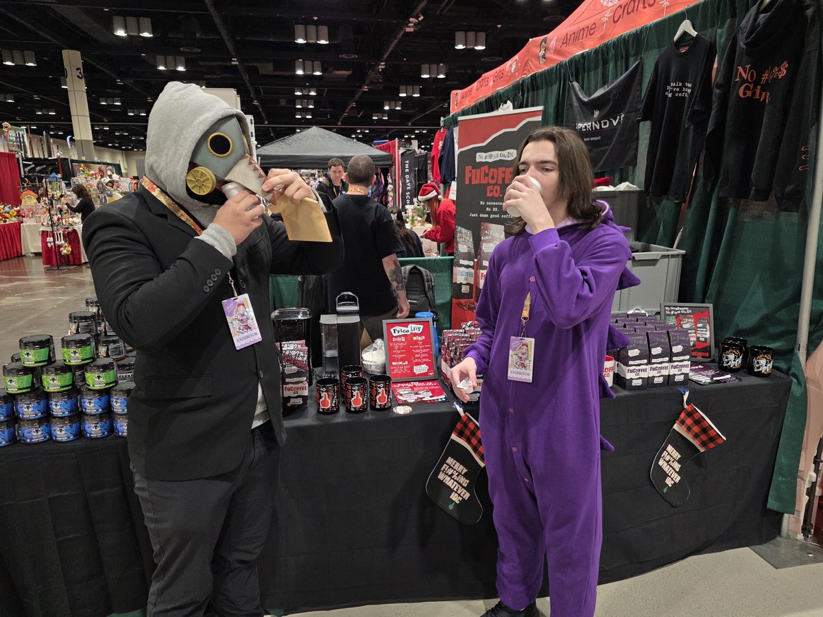 FuCoffeeCo's tweet image. And thats a wrap 🎁

Day 3 at #HolidayMatsuri is over, what an amazing event thank you to everyone who stopped by the booth.

With a special thanks to 
@CaptInfernal 
@KamekoGaming 
@itsSilverWolfvt