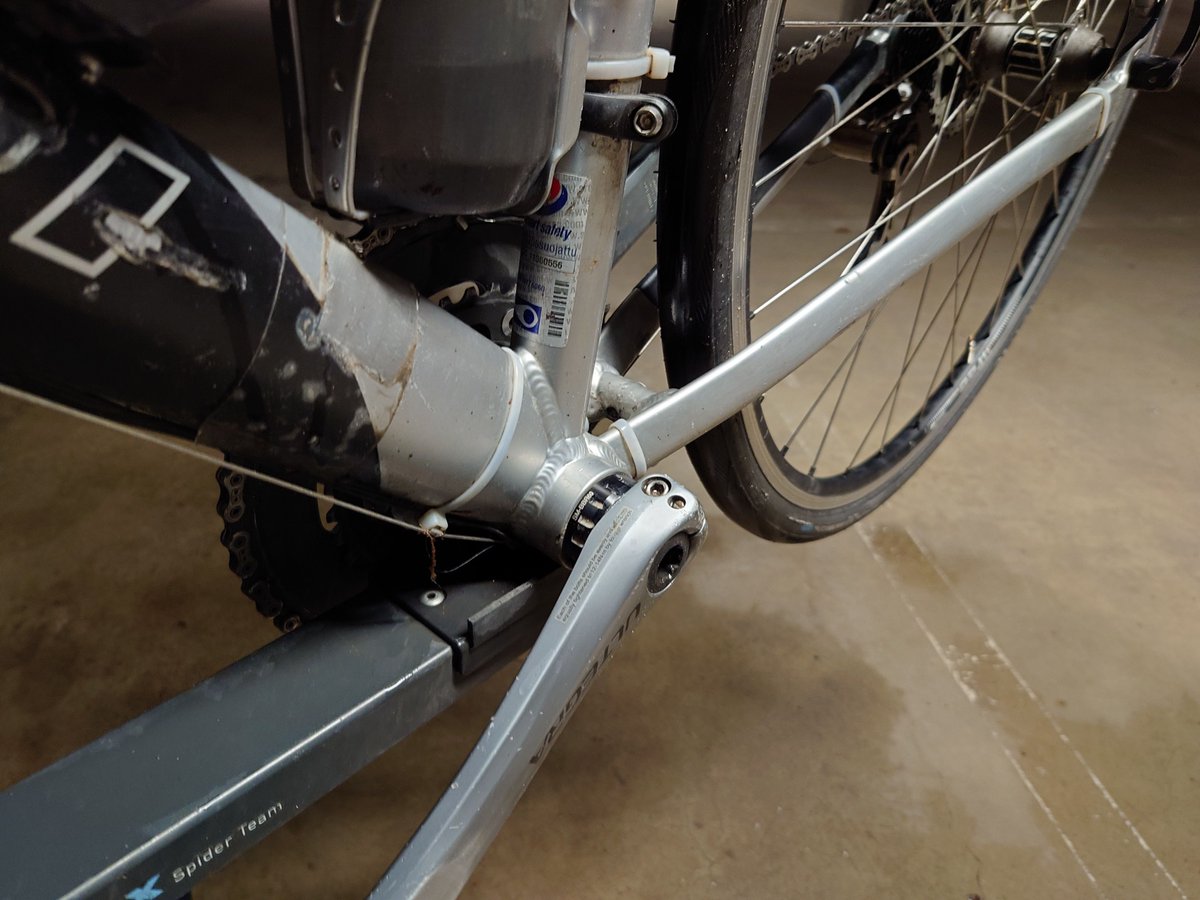 Had to wash the bike soon after #talvipäivänseisaus to avoid sand dunes at the hallway. So wonder why drivetrain wasn't working smoothly at the end of the ride. :)