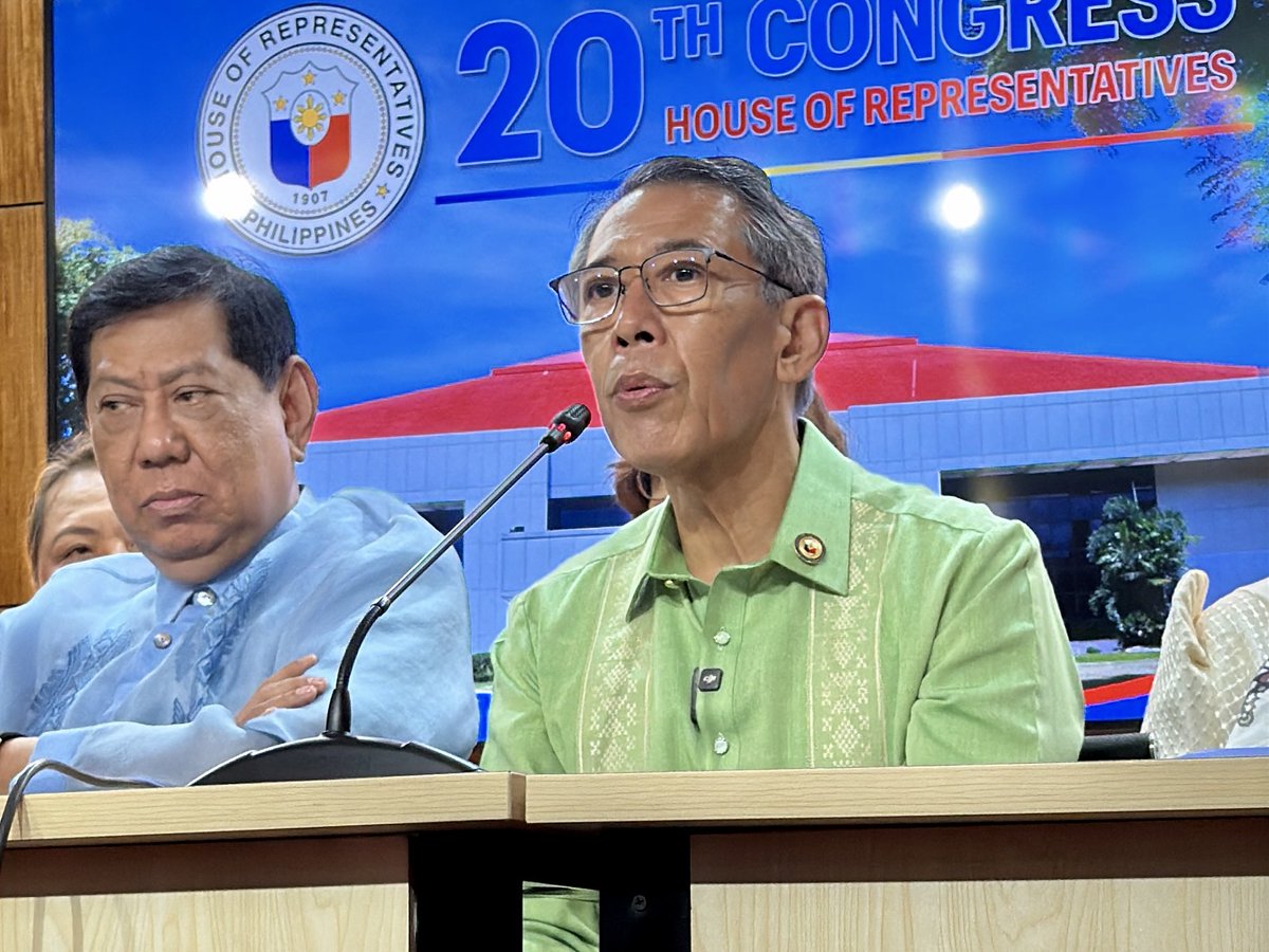 ChelDiokno's tweet photo. PAGKAMATAY NI CABRAL, PINAIIMBESTIGAHAN SA KAMARA

Naghain po tayo ng resolusyon para imbestigahan ang pagkamatay ni former Usec. Catalina Cabral. Hindi dapat malibing kasama niya ang mahahalagang impormasyong may kinalaman sa mga anomalya sa flood control at infrastructure projects.

Inanunsyo ito sa press conference ngayon kasama sina Reps. Edgar Erice, Leila De Lima, Perci Cendaña, Dadah Ismula, Kaka Bag-ao, Krisel Lagman, Leandro Leviste at Eli San Fernando.