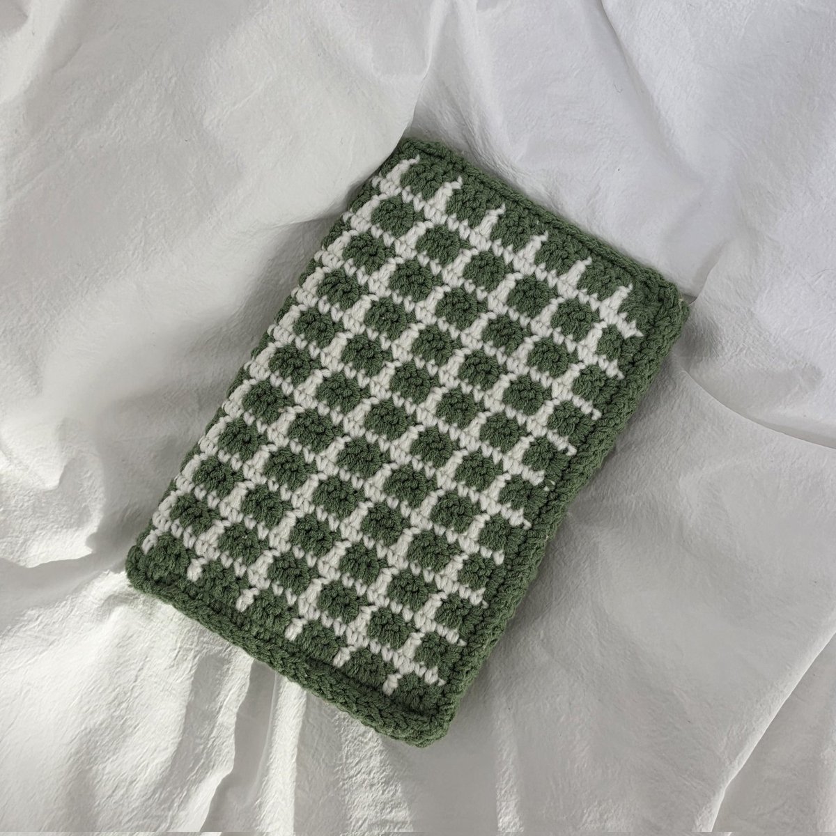 crchthy's tweet image. 너무 맘에 들게 떠진 다이어리 지갑 🍀 역시 좋아하는 색깔 실은 쟁여두면 다 쓸모가 있다 ദ്ദി៸៸›ᴗ‹៸៸ )