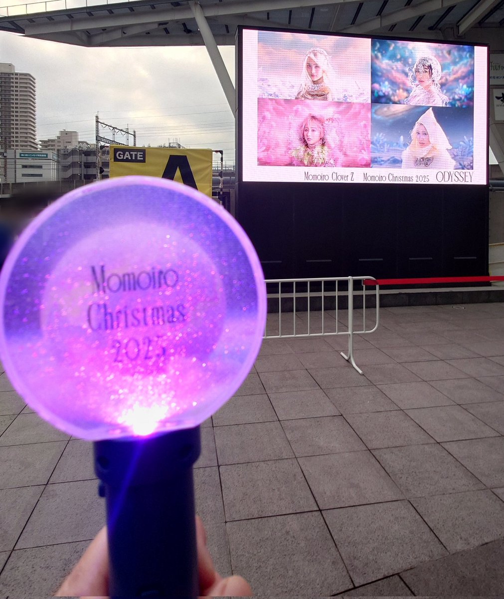 ishimon04's tweet photo. ももクリ1日目に行ってきたよ〜
2年振りのももクロちゃんやったけど､むっちゃ楽しかった!!!!
テーマが壮大すぎて感情が忙しかったけど､今回の演出がいちばん好きかも｡
idolaの演出も良かったなぁ
ももクロちゃんで遠征したの初めてやったけど行ってよかった!!!!
#ももクリ2025 https://t.co/MCfGsHyauk